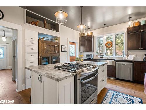 25 William Street, Barrie, ON - Indoor Photo Showing Kitchen With Upgraded Kitchen