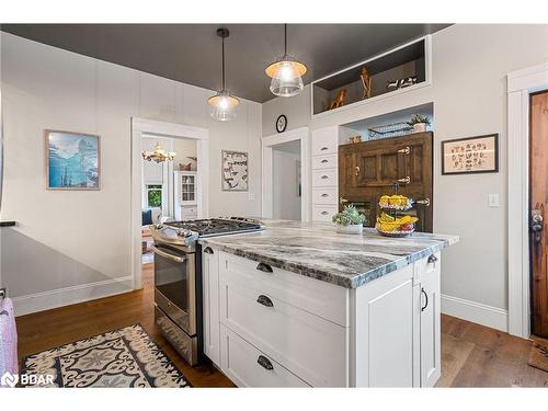 25 William Street, Barrie, ON - Indoor Photo Showing Kitchen