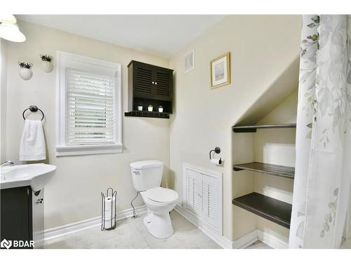 379 Old Muskoka Road, Orillia, ON - Indoor Photo Showing Bathroom