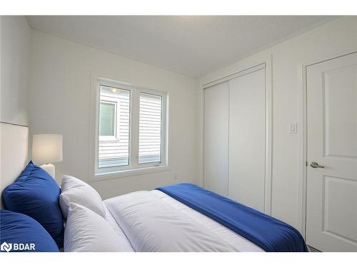 11 Sagewood Avenue, Barrie, ON - Indoor Photo Showing Bedroom