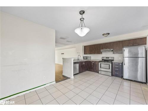 24-91 Coughlin Road, Barrie, ON - Indoor Photo Showing Kitchen