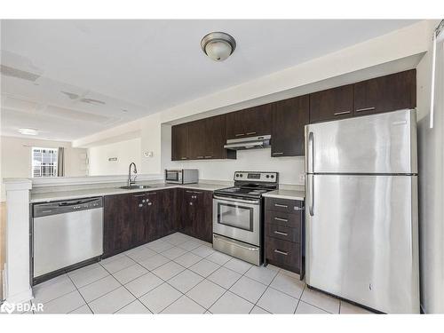 24-91 Coughlin Road, Barrie, ON - Indoor Photo Showing Kitchen