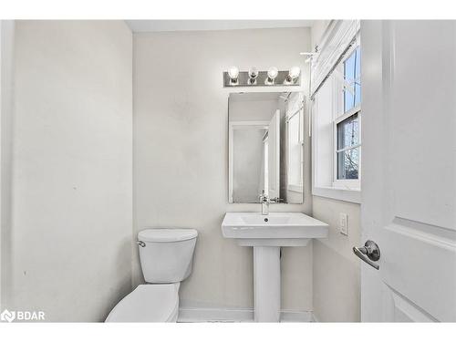 24-91 Coughlin Road, Barrie, ON - Indoor Photo Showing Bathroom