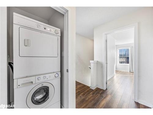 24-91 Coughlin Road, Barrie, ON - Indoor Photo Showing Laundry Room