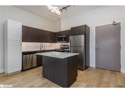 101-58 Lakeside Terrace, Barrie, ON - Indoor Photo Showing Kitchen With Stainless Steel Kitchen With Upgraded Kitchen