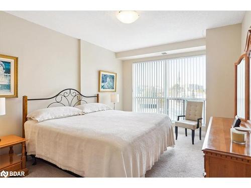 402-160 Macdonell Street, Guelph, ON - Indoor Photo Showing Bedroom