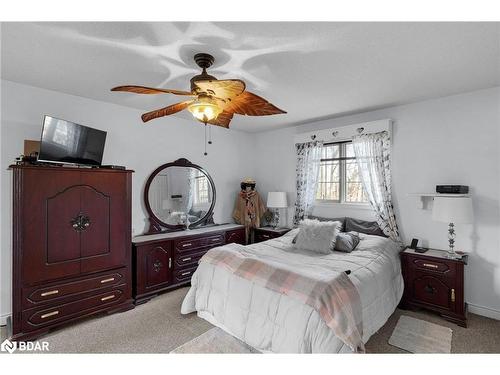 53 Slalom Drive, Oro-Medonte, ON - Indoor Photo Showing Bedroom