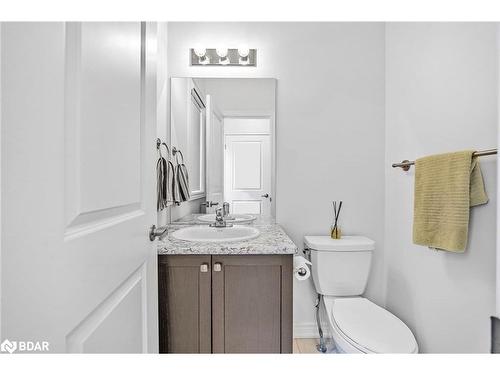 324 East Street Street, Orillia, ON - Indoor Photo Showing Bathroom