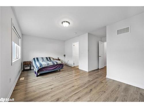 324 East Street Street, Orillia, ON - Indoor Photo Showing Bedroom