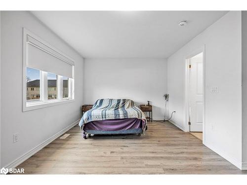 324 East Street Street, Orillia, ON - Indoor Photo Showing Bedroom