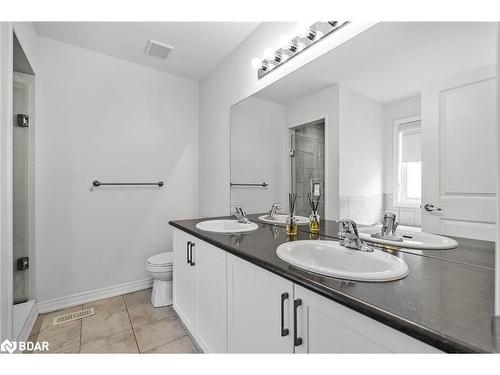 324 East Street Street, Orillia, ON - Indoor Photo Showing Bathroom