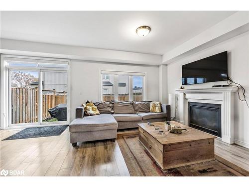 324 East Street Street, Orillia, ON - Indoor Photo Showing Living Room With Fireplace