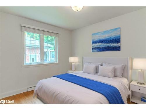 9 Orchard Drive, Barrie, ON - Indoor Photo Showing Bedroom