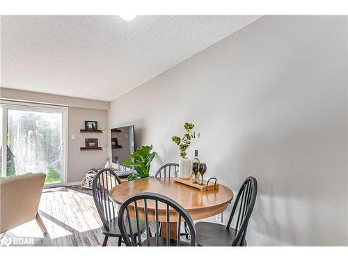 7 Mccausland Court, Barrie, ON - Indoor Photo Showing Dining Room