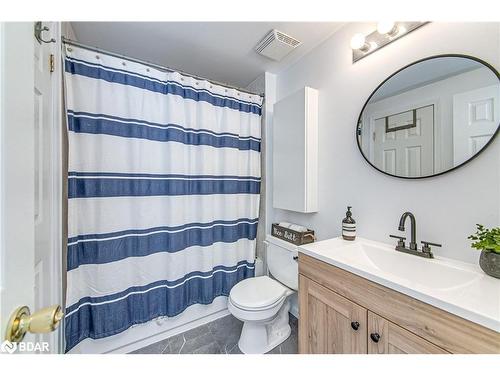 7 Mccausland Court, Barrie, ON - Indoor Photo Showing Bathroom