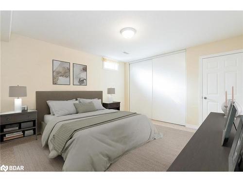 37 Player Drive, Barrie, ON - Indoor Photo Showing Bedroom