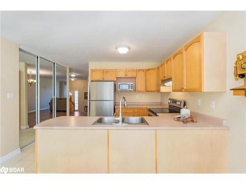 37 Player Drive, Barrie, ON - Indoor Photo Showing Kitchen With Double Sink