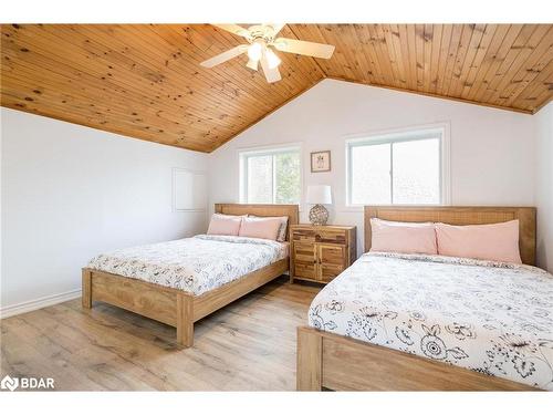 122 Mitchells Beach Road, Tay, ON - Indoor Photo Showing Bedroom