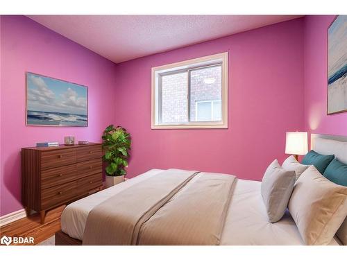 20 Jagges Drive, Barrie, ON - Indoor Photo Showing Bedroom