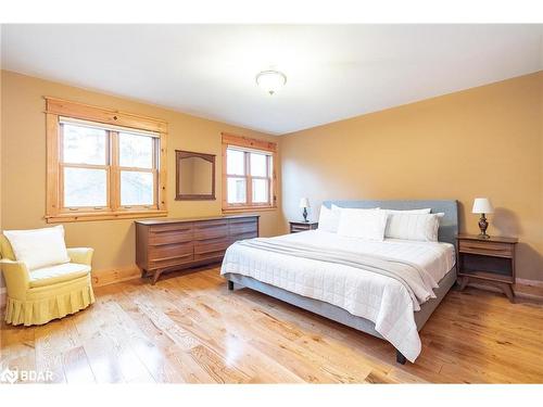 805 Eastdale Drive, Wasaga Beach, ON - Indoor Photo Showing Bedroom