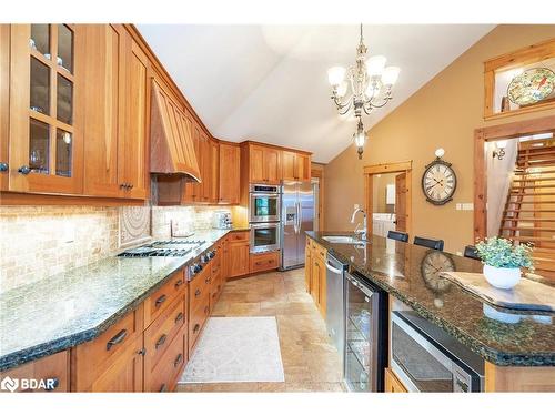 805 Eastdale Drive, Wasaga Beach, ON - Indoor Photo Showing Kitchen With Upgraded Kitchen