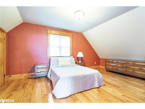 805 Eastdale Drive, Wasaga Beach, ON - Indoor Photo Showing Bedroom