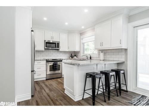 279 Anne Street N, Barrie, ON - Indoor Photo Showing Kitchen With Upgraded Kitchen