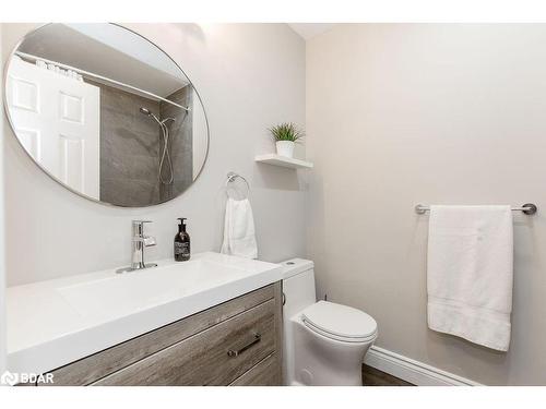 279 Anne Street N, Barrie, ON - Indoor Photo Showing Bathroom