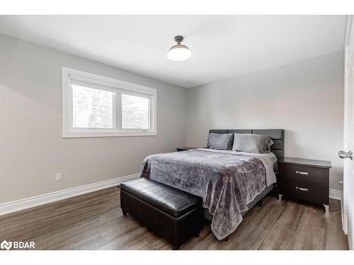 279 Anne Street N, Barrie, ON - Indoor Photo Showing Bedroom