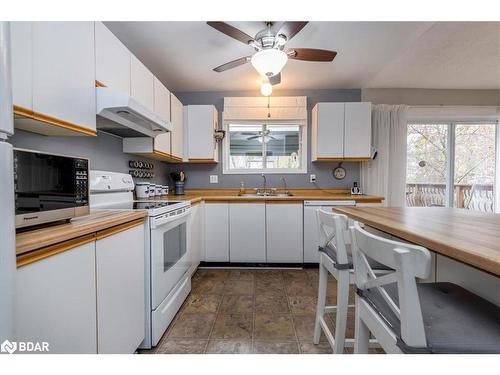 23 Brennan Avenue, Barrie, ON - Indoor Photo Showing Kitchen