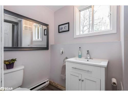 23 Brennan Avenue, Barrie, ON - Indoor Photo Showing Bathroom