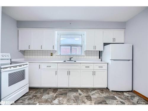 671A-671 Browns Line, Toronto, ON - Indoor Photo Showing Kitchen