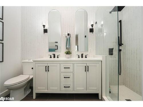 20 Highland Avenue, Barrie, ON - Indoor Photo Showing Bathroom