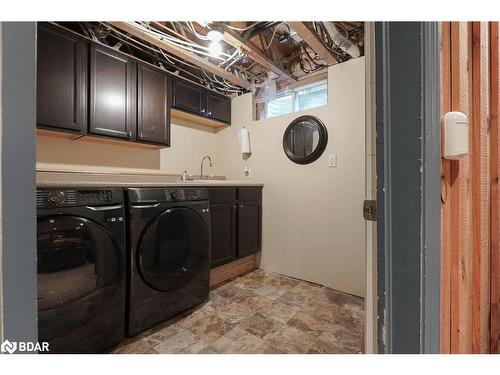 20 Highland Avenue, Barrie, ON - Indoor Photo Showing Laundry Room