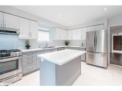 22 Cloughley Drive, Barrie, ON - Indoor Photo Showing Kitchen With Upgraded Kitchen