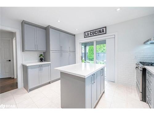 22 Cloughley Drive, Barrie, ON - Indoor Photo Showing Kitchen