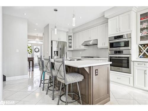 137 Stillwater Crescent, Hamilton, ON - Indoor Photo Showing Kitchen With Upgraded Kitchen