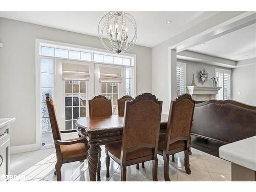 137 Stillwater Crescent, Hamilton, ON - Indoor Photo Showing Dining Room