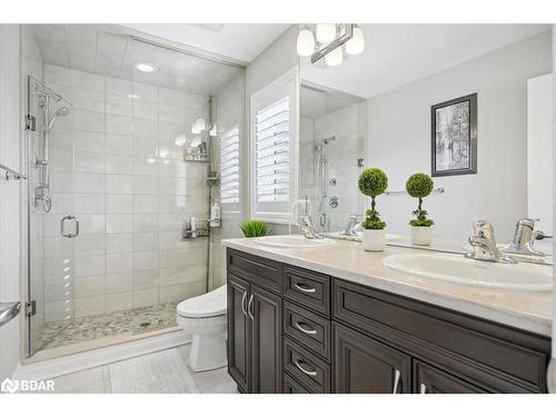 137 Stillwater Crescent, Hamilton, ON - Indoor Photo Showing Bathroom