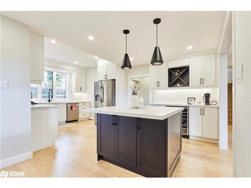 64 Bradley Boulevard, Mitchell'S Corners, ON - Indoor Photo Showing Kitchen With Upgraded Kitchen