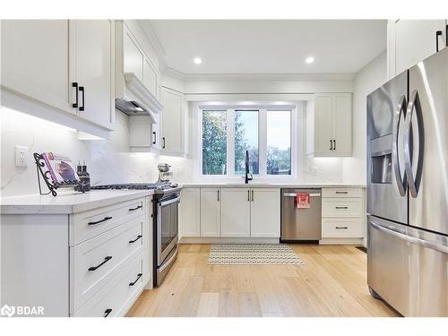 64 Bradley Boulevard, Mitchell'S Corners, ON - Indoor Photo Showing Kitchen With Stainless Steel Kitchen With Upgraded Kitchen