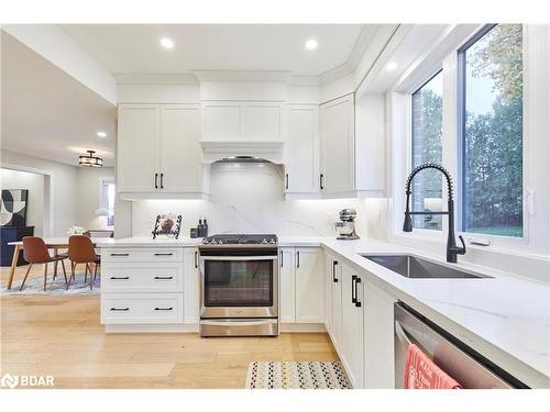 64 Bradley Boulevard, Mitchell'S Corners, ON - Indoor Photo Showing Kitchen With Stainless Steel Kitchen With Upgraded Kitchen