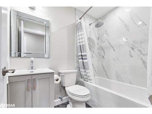 64 Bradley Boulevard, Mitchell'S Corners, ON - Indoor Photo Showing Bathroom