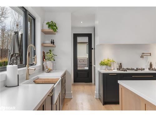 19 Walter James Parkway, Minesing, ON - Indoor Photo Showing Kitchen