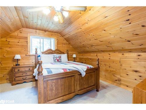 1472 Otter Point Road, Coldwater, ON - Indoor Photo Showing Bedroom