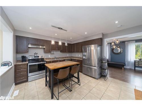 1299 Coleman Crescent, Innisfil, ON - Indoor Photo Showing Kitchen With Stainless Steel Kitchen