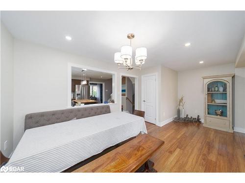 1299 Coleman Crescent, Innisfil, ON - Indoor Photo Showing Bedroom