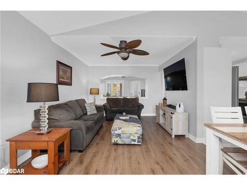 1112 Kell Street, Innisfil, ON - Indoor Photo Showing Living Room