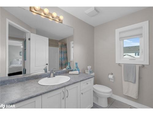 1112 Kell Street, Innisfil, ON - Indoor Photo Showing Bathroom