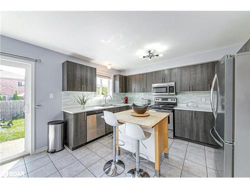 2100 Osbond Road, Innisfil, ON - Indoor Photo Showing Kitchen